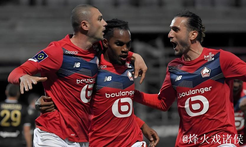 里尔在法甲七球大战中力克埃塞尔，四人染红离场